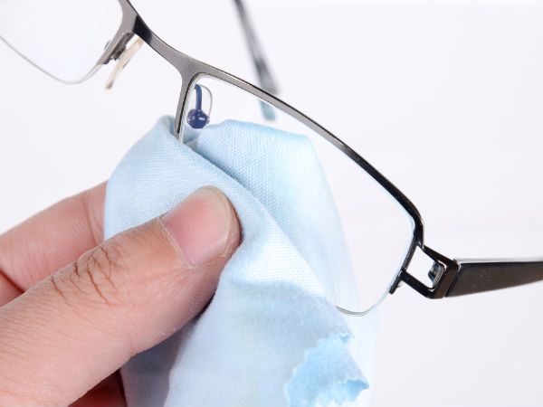 Sử dụng và bảo quản mắt kính hợp lý
